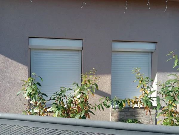 Detail plastových roliet